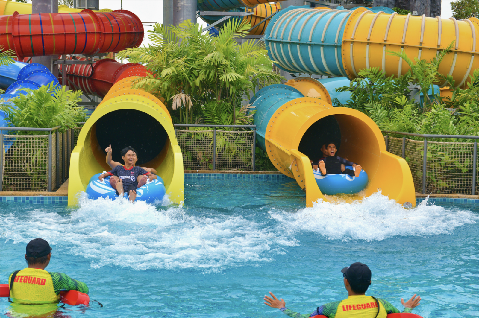 how to book group travel